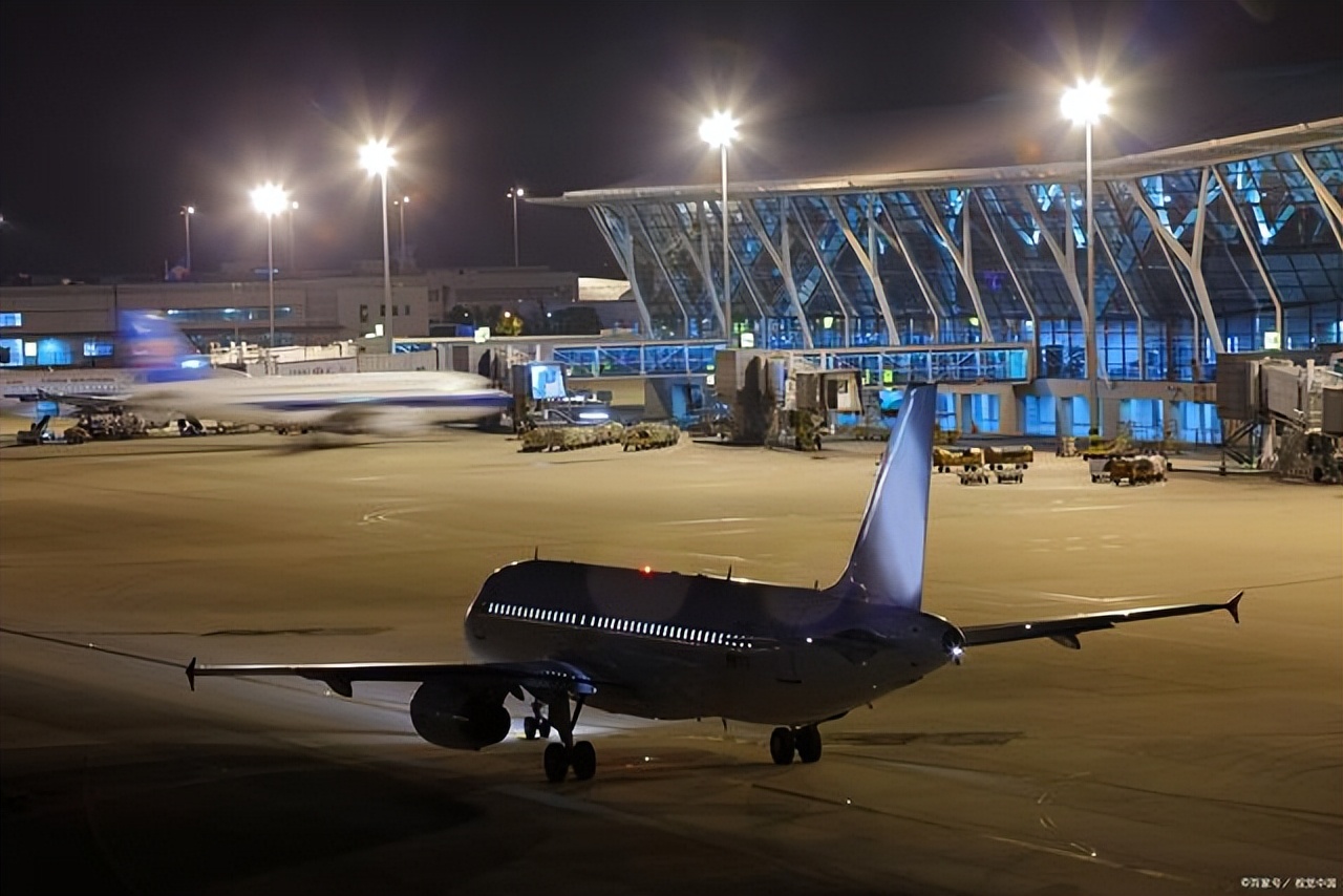 国际空运大概要多少钱,国际空运费多少钱一吨