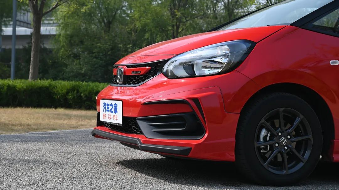 四代飞度大尾翼,新款飞度尾翼