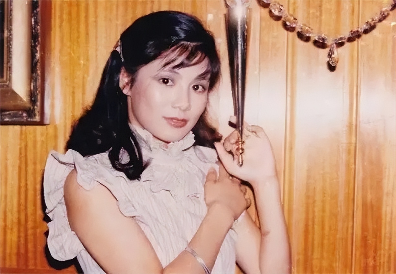 黄日华悼念翁美玲视频,黄日华得知翁美玲去世的消息