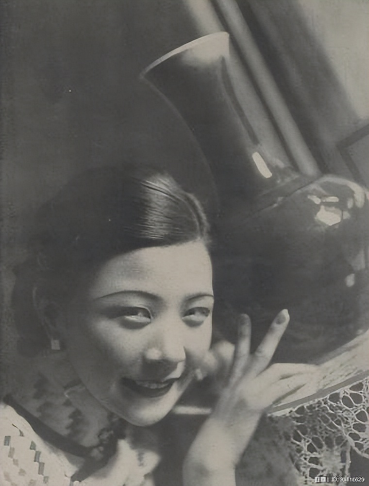 阮玲玉自尽后唐季珊做了什么,阮玲玉自尽之谜完整版