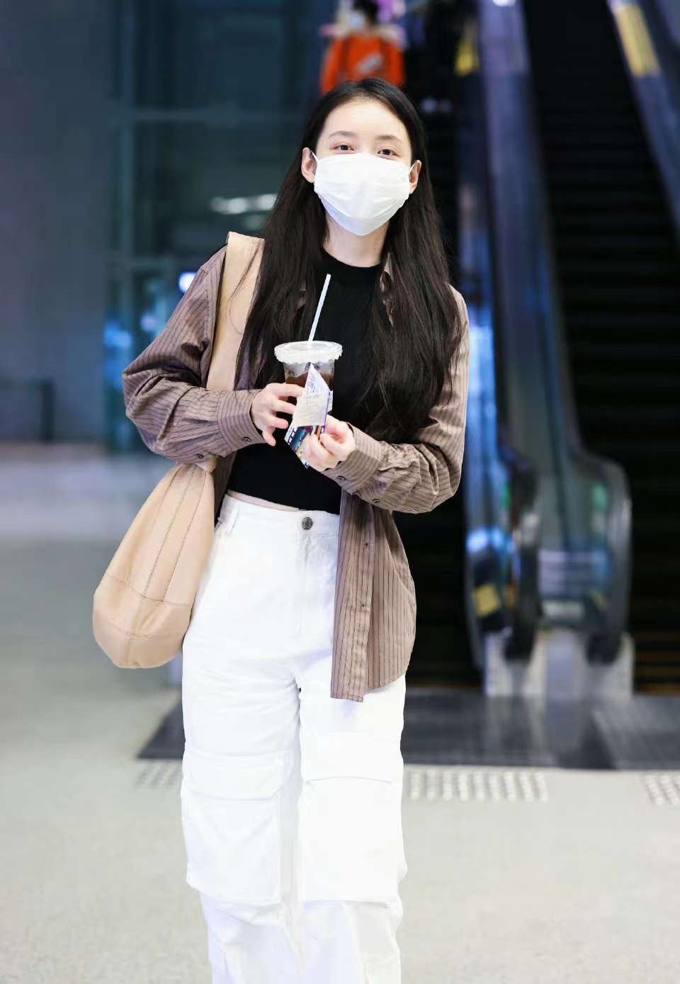 孙伊涵职场穿搭西装,孙伊涵毛衣穿搭