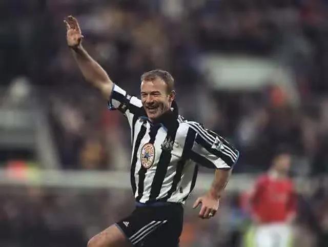 阿兰希勒退役纽卡斯尔联欢呼,英格兰人民之子阿兰希勒