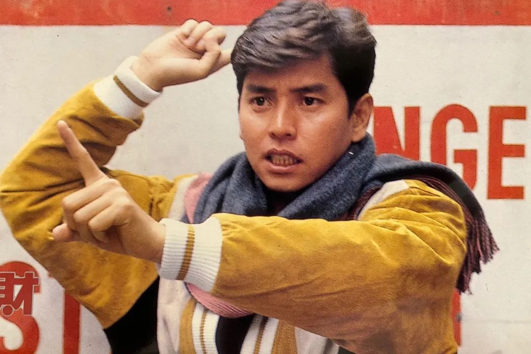 张国荣80年代天王巨星现场,80年代香港的天王巨星和天后