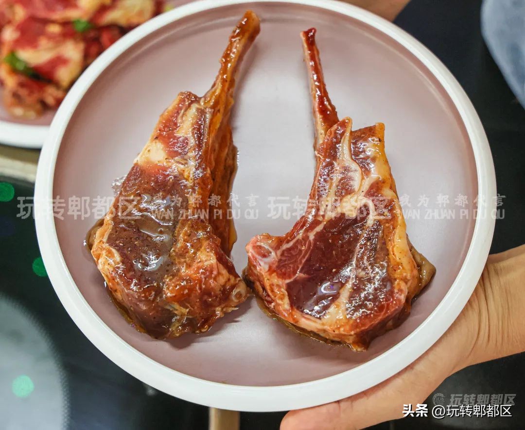 跨越三千公里！上过人生一串的「齐齐哈尔烤肉」，落户蜀都万达