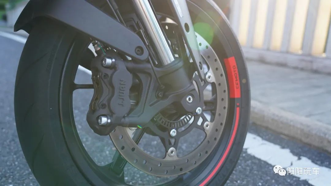 春风nk450街车坐高,国产三万五以内的四缸摩托车