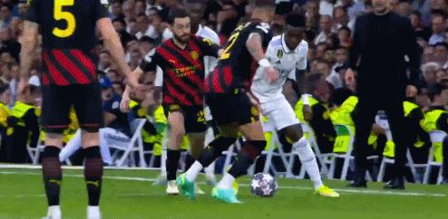 瓜迪奥拉再次告别巴萨,瓜迪奥拉下半场换人