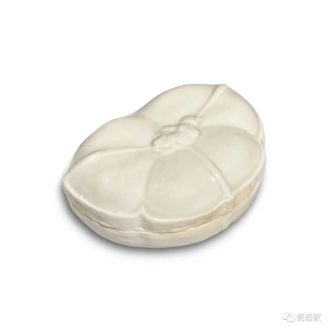 苏富比瓷器秋拍 (苏富比19年香港瓷器春拍)