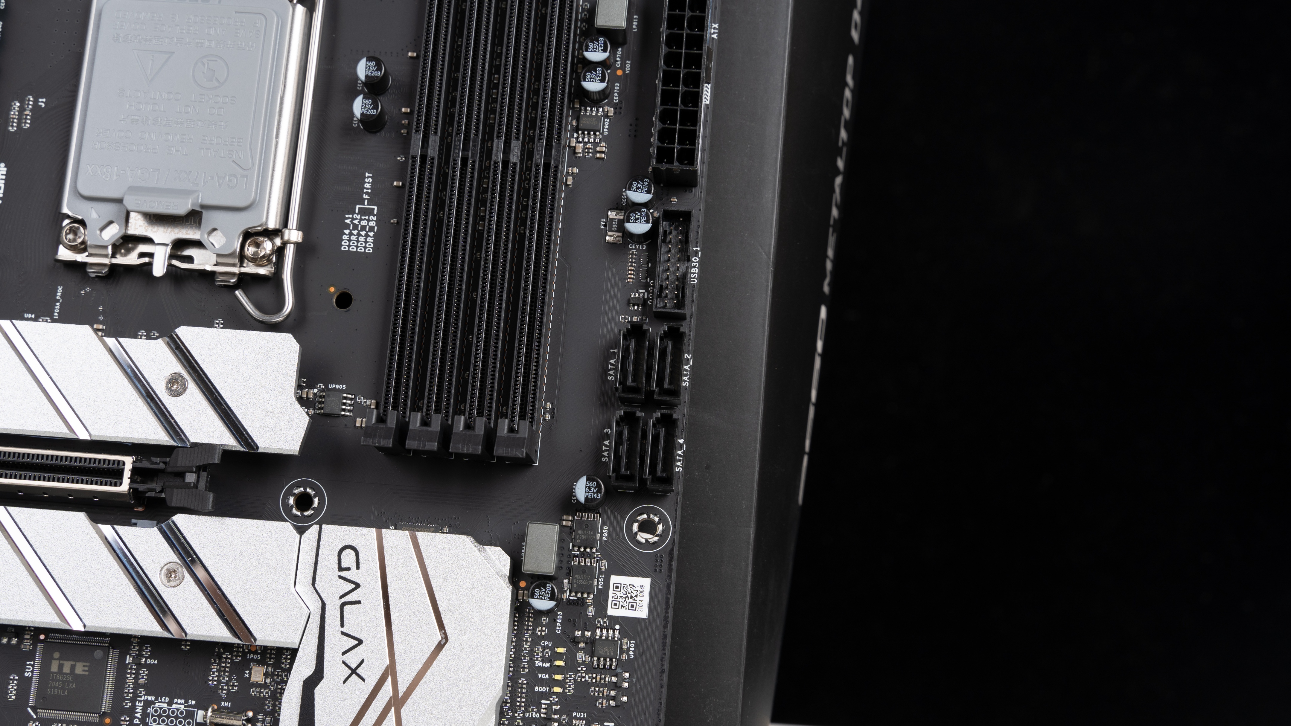 影驰b660金属大师白金版测评,影驰b660金属大师内存插槽