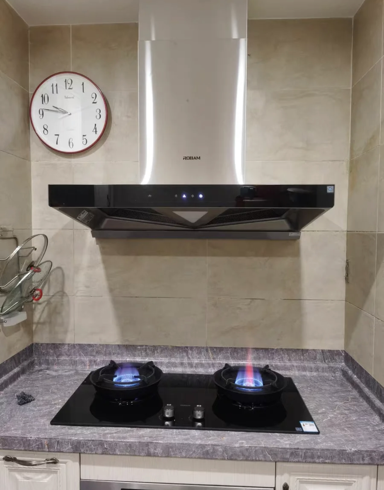 顶吸油烟机好还是侧吸油烟机好？我家买了2台，终于搞明白区别了