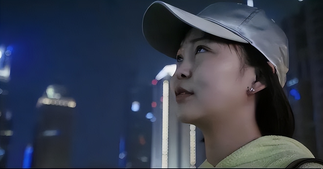 河南女孩发朋友圈借钱，将近300个陌生人给她转账，一晚到账30万