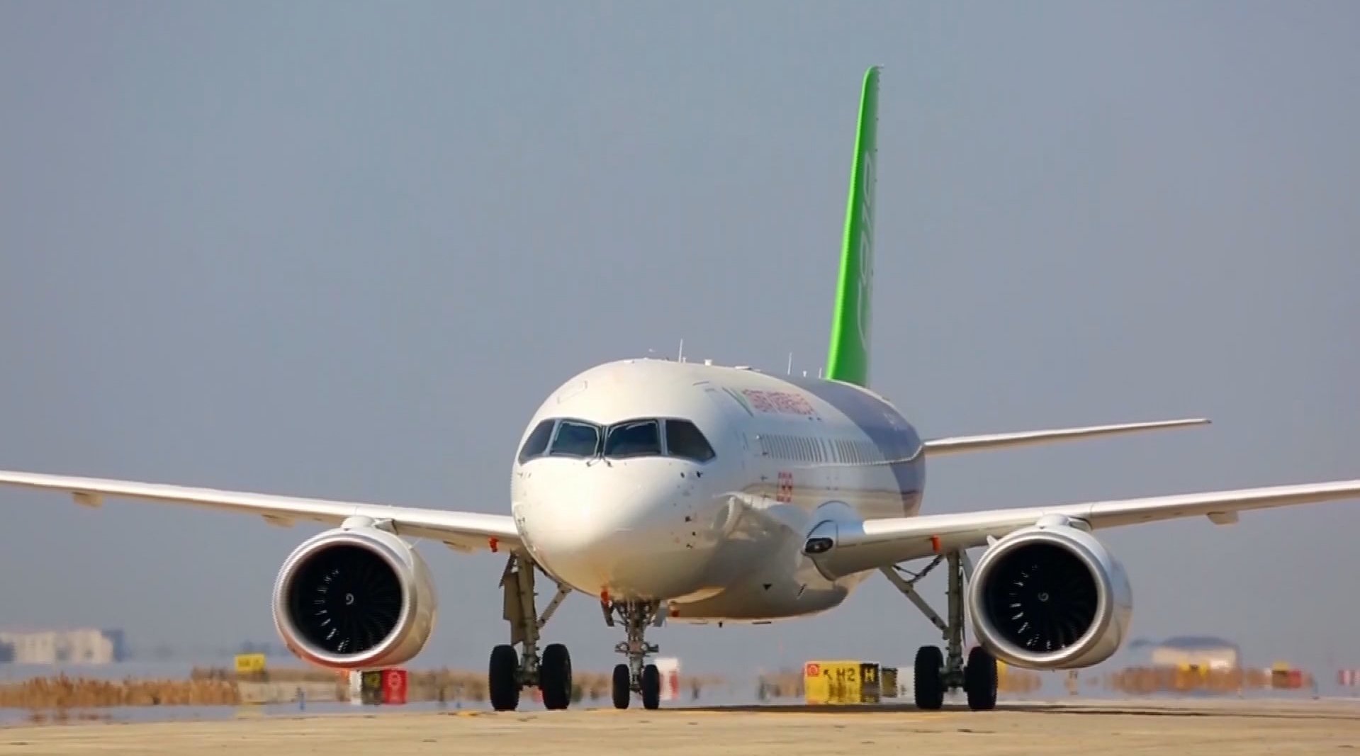 波音祝贺首架c919交付,美国波音c919