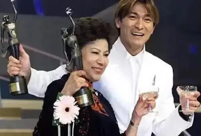 至今未嫁8位大龄女港星,至今十大未婚大龄男港星