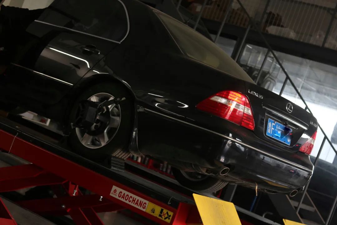 大哥12万买2005年售价100万的凌志LS430，含泪又花10万翻新才能开