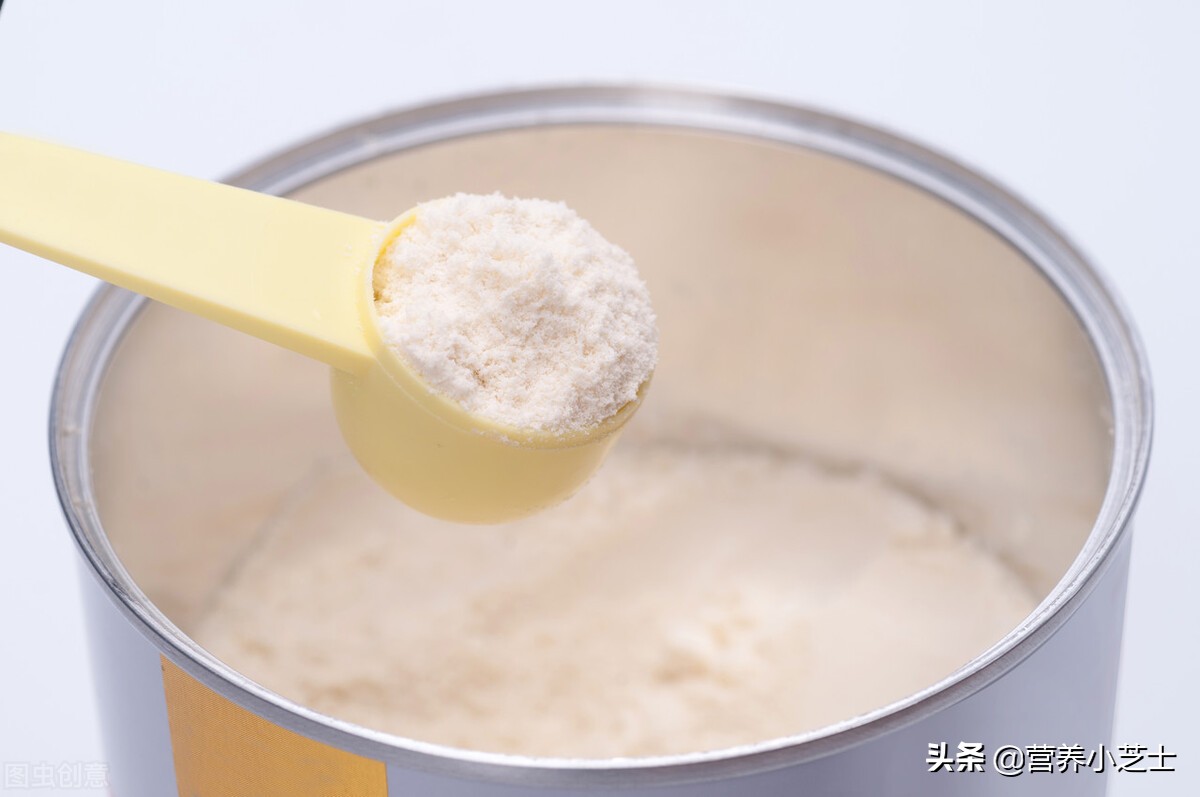 中老年人女性喝牛奶好还是奶粉好,脾胃虚弱的人喝牛奶好还是奶粉好