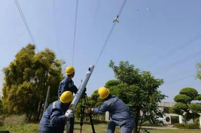 我国最强的激光炮穿透力有多强,激光炮能打穿地球吗