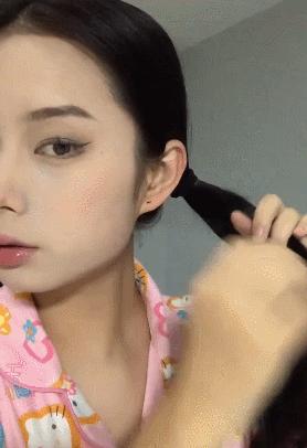 别再披头散发了教你一招秒变女神,今年别再披头散发了三款减龄发型