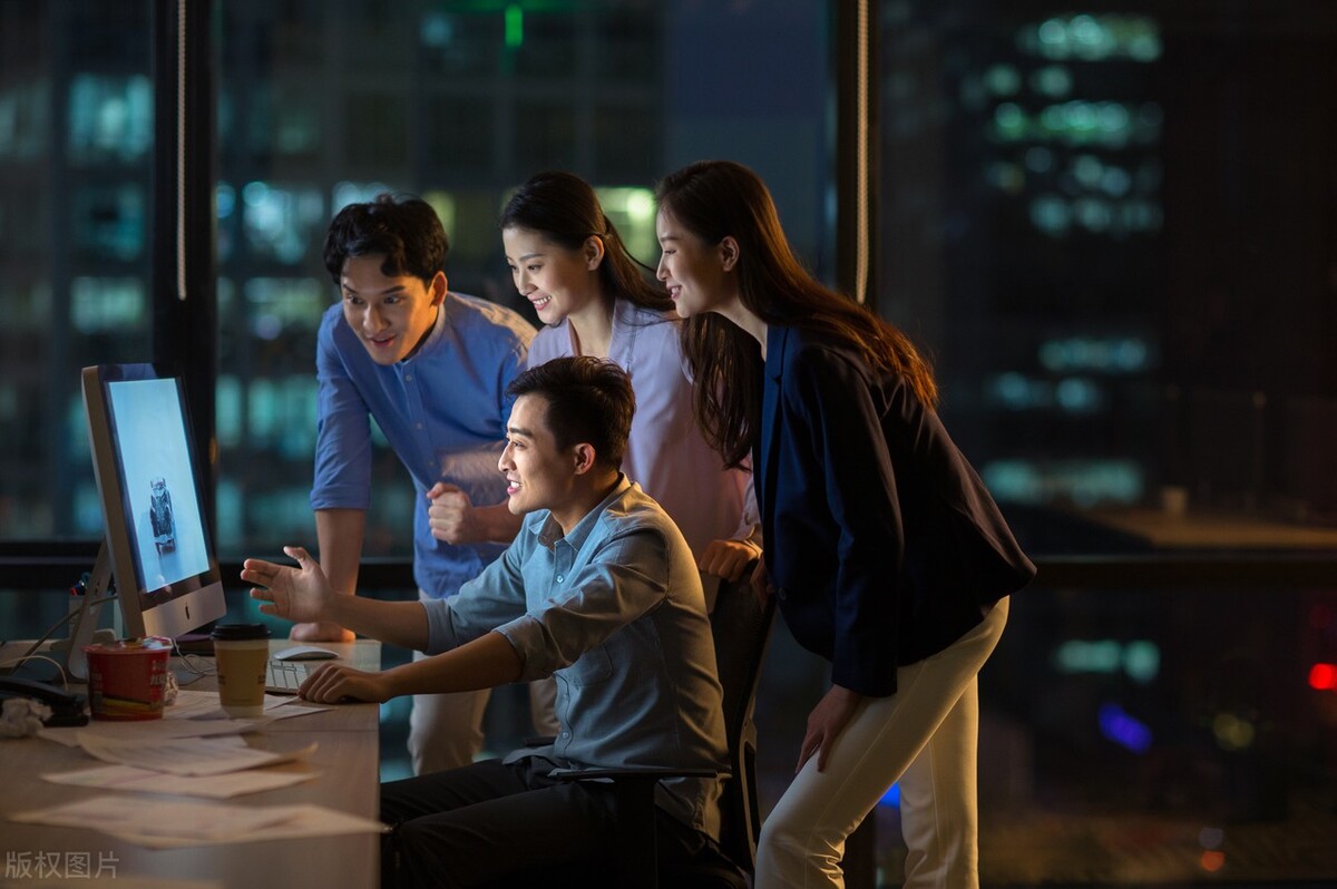 跳槽看工资还是发展机会,跳槽转行做什么好