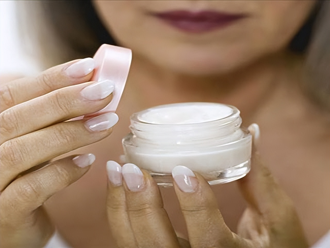 等我到了60岁，就要这样买护肤品，简单高效，管他是不是贵妇品牌