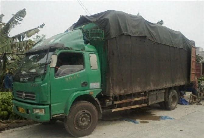 富士康打过工，做生意亏10万，32岁开卡车，依然笑对生活