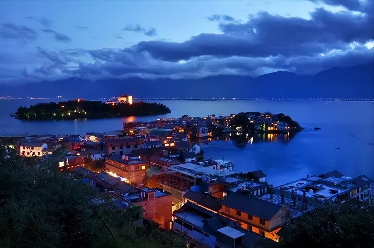 世界上最著名的十大古镇,云南著名古镇景点排名