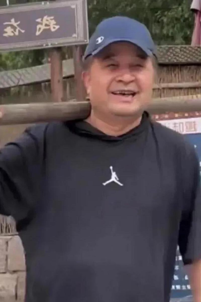 58岁毕福剑离开央视到哪了,离开央视毕福剑现在过得如何