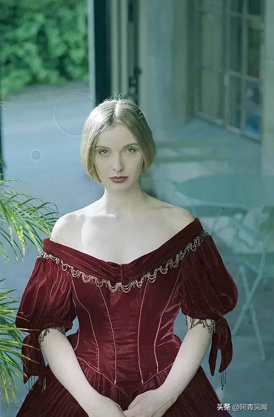 朱莉德尔佩和伊桑霍克在一起过吗,伊桑霍克和朱莉德尔佩现实中视频