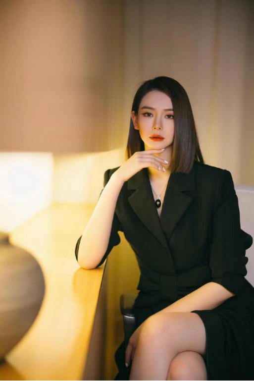 戚薇售假风波,戚薇回应直播间售假争议已报警