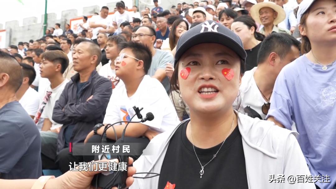 跨越2130公里！巴特尔现身贵州“村BA”：这么大规模的乡村球赛，我第一次见
