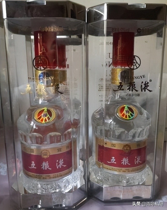 中秋白酒推荐200到300,中秋送酒200多一箱推荐