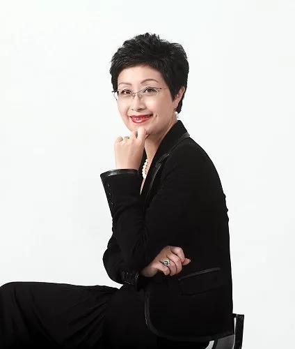 中国女足夺冠回国车队,中国女足冠军座驾是什么车