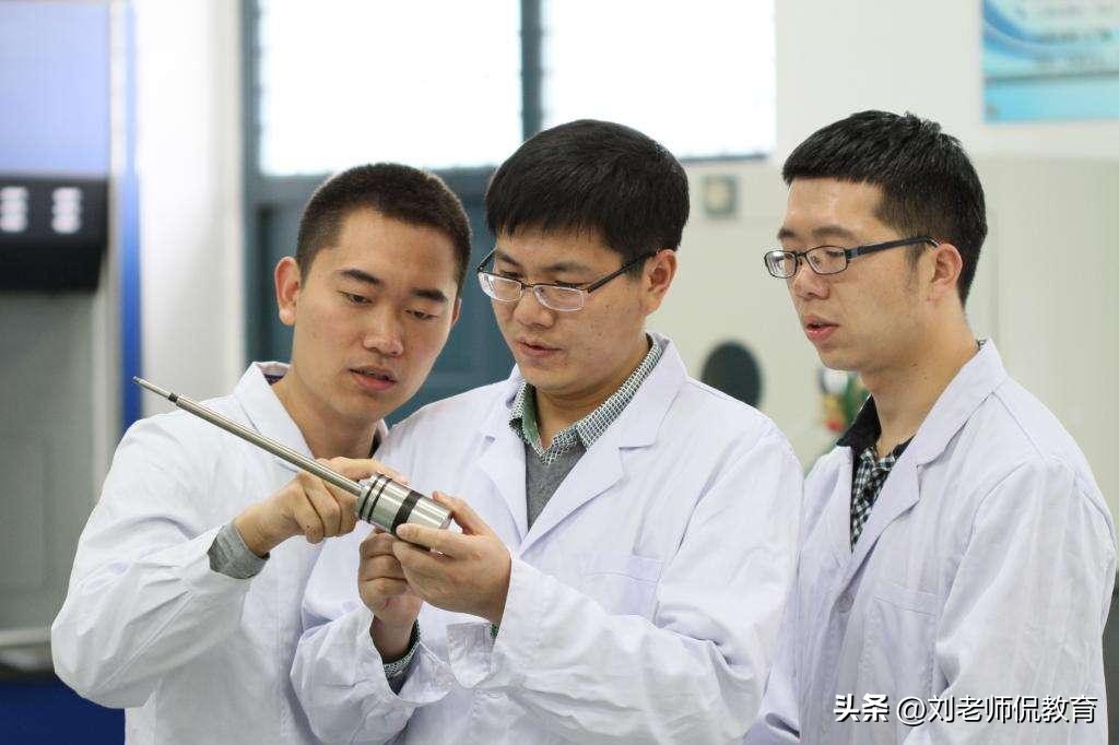 老教授称：科研型老师春风得意，教学型老师直喊自己心里苦啊