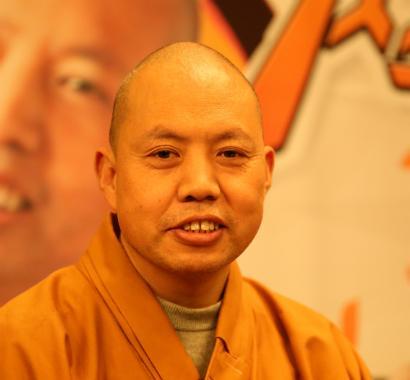 延参法师被猴耍的搞笑视频,延参法师淡定斗猴系列视频