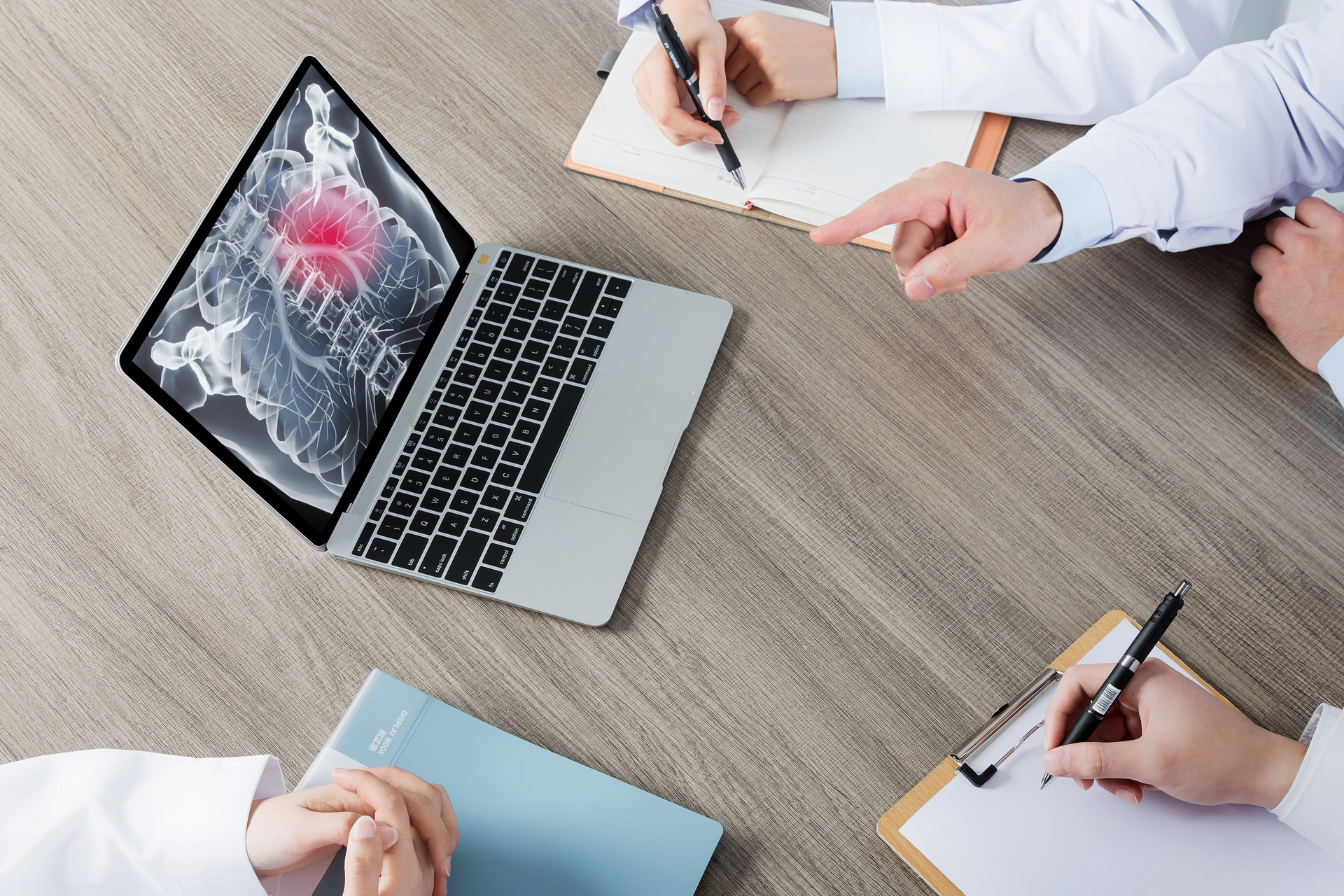 不幸得了癌症怎么办,得了肺癌该怎么治疗呢