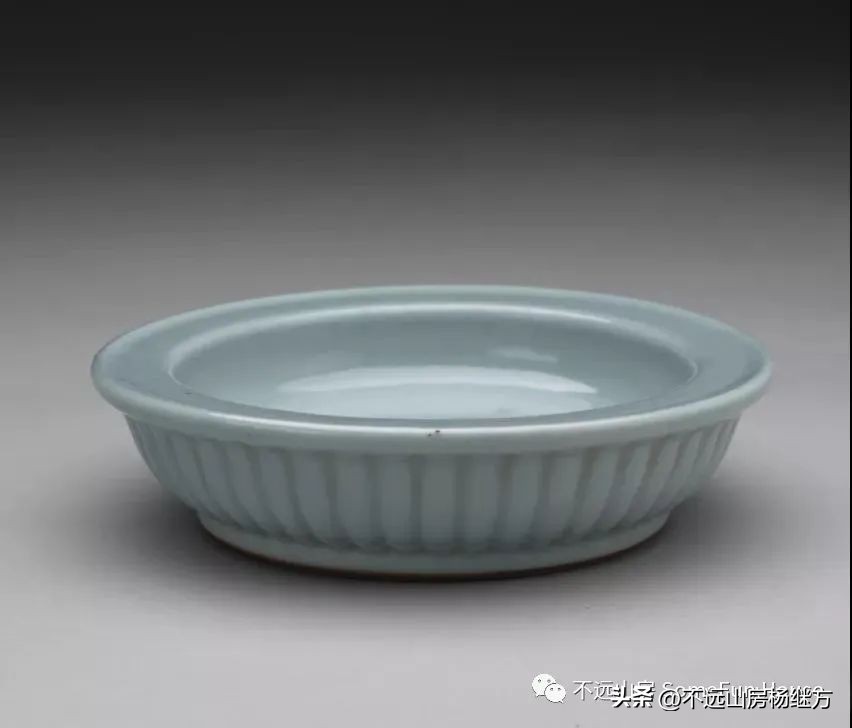 雍正乳白釉瓷器 (雍正年代青釉瓷器)