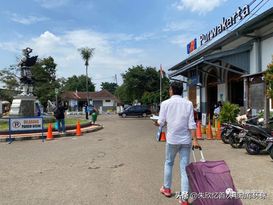 印尼进口中国火车车厢,印尼火车与高铁不一样