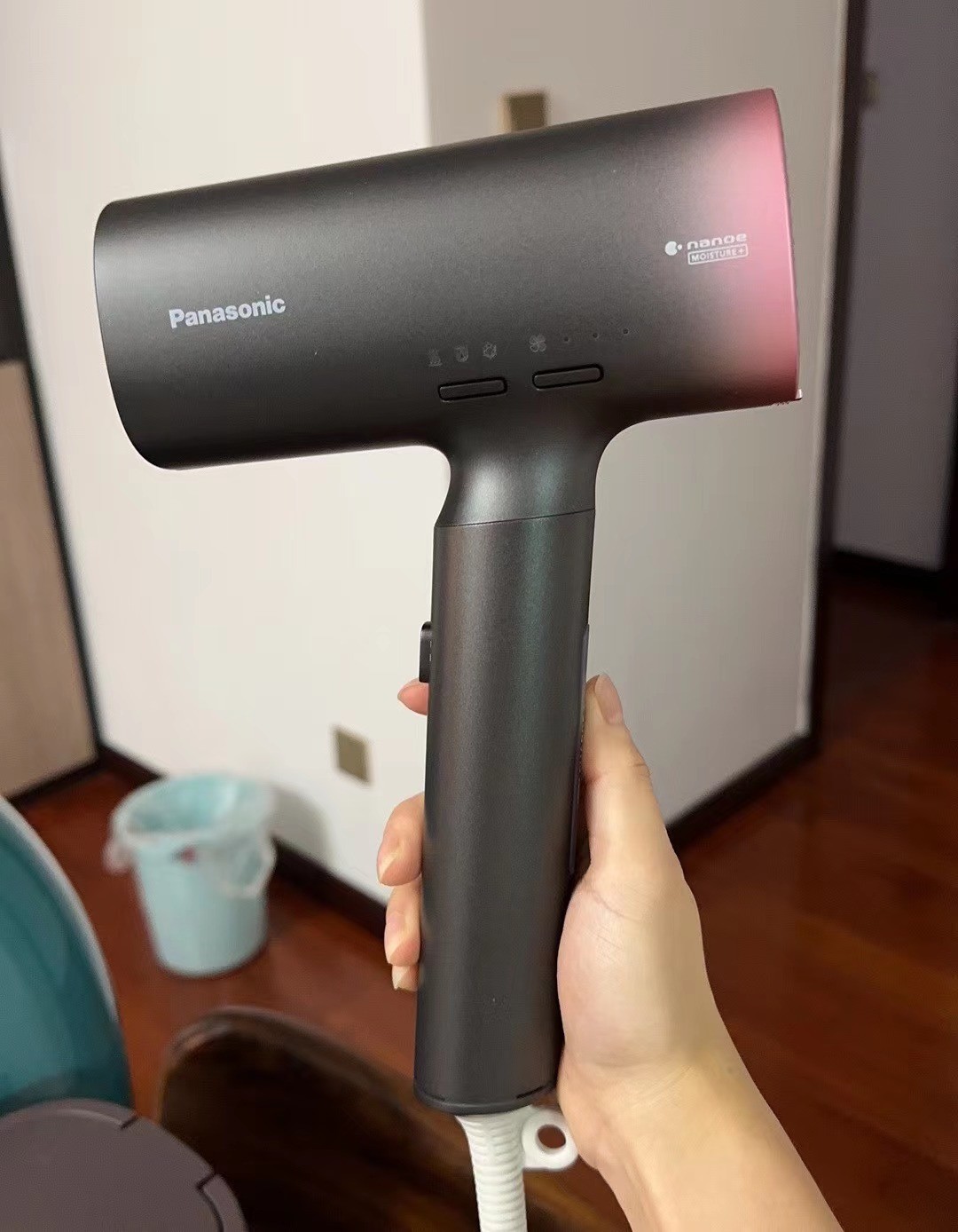 松下吹风机na9c和na98c哪个值得买,松下吹风机nx70和nx71区别