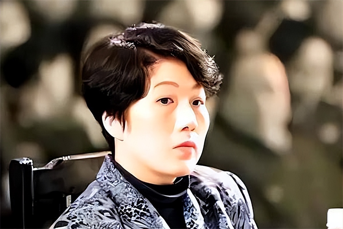 案例：纪委副书记杜湘成：在北京“开洋荤”被抓：我要打个电话