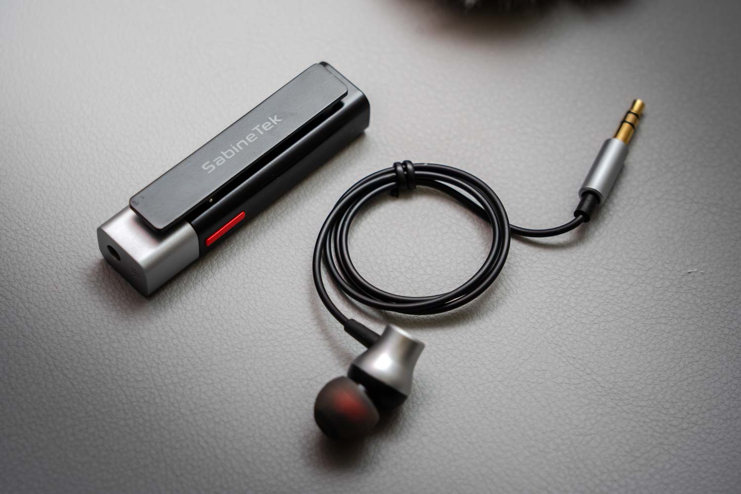 赛宾智麦克风效果,塞宾无线麦克风录音