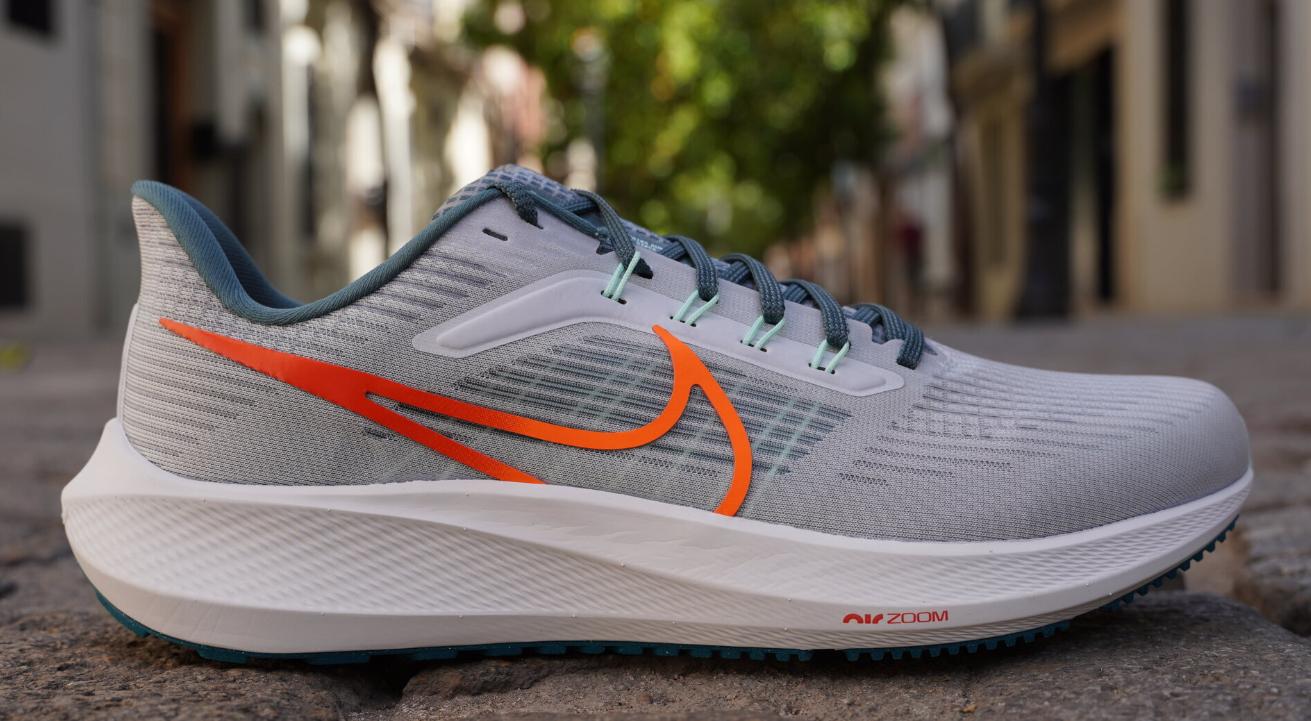 初跑者跑鞋推荐前十名2020,适合初跑者的国产跑鞋推荐