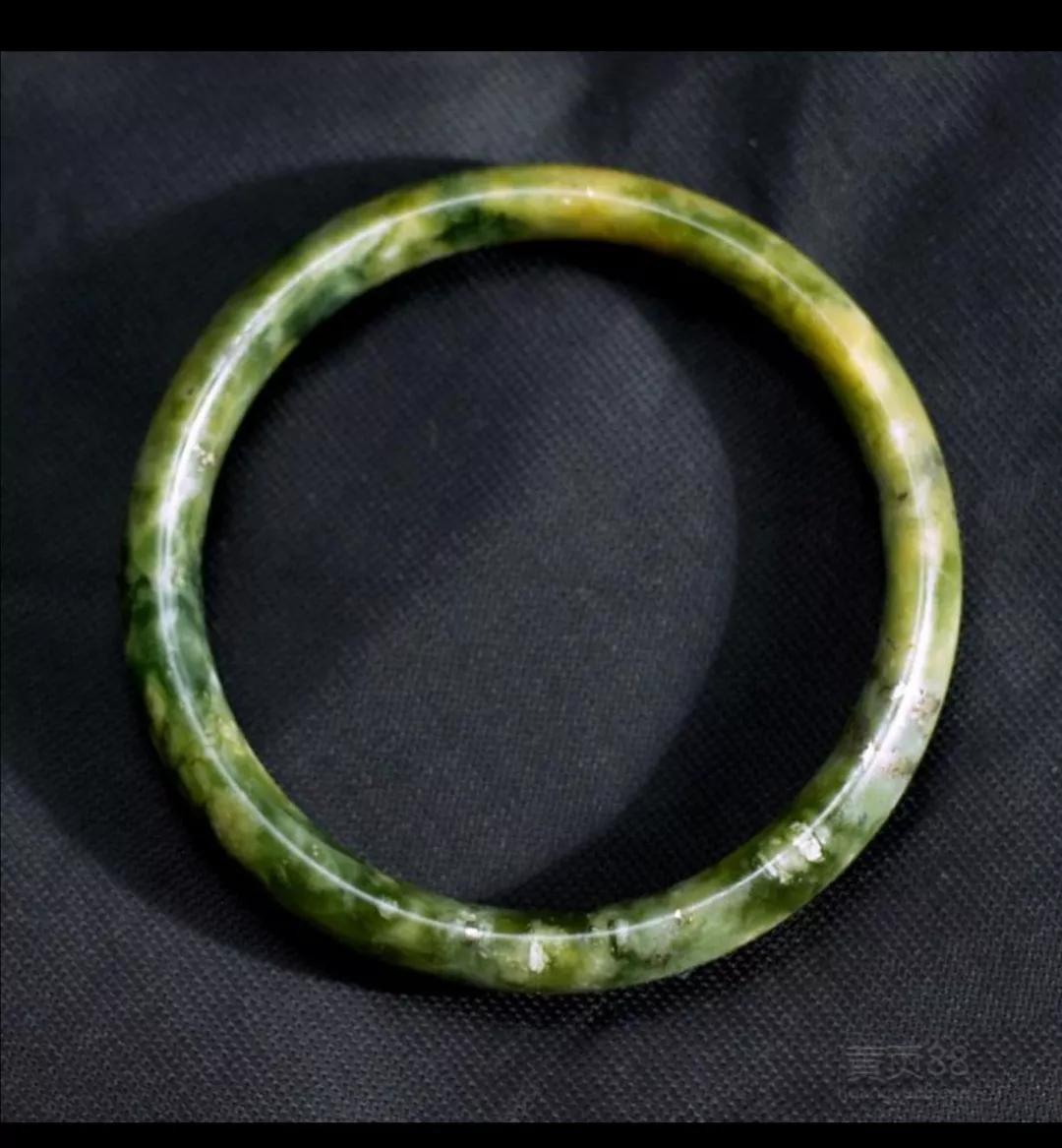 你知道什么是玉石吗,蛇纹石玉和岫玉有什么区别
