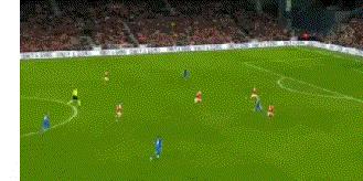 小哈兰德破门,小哈兰德任意球