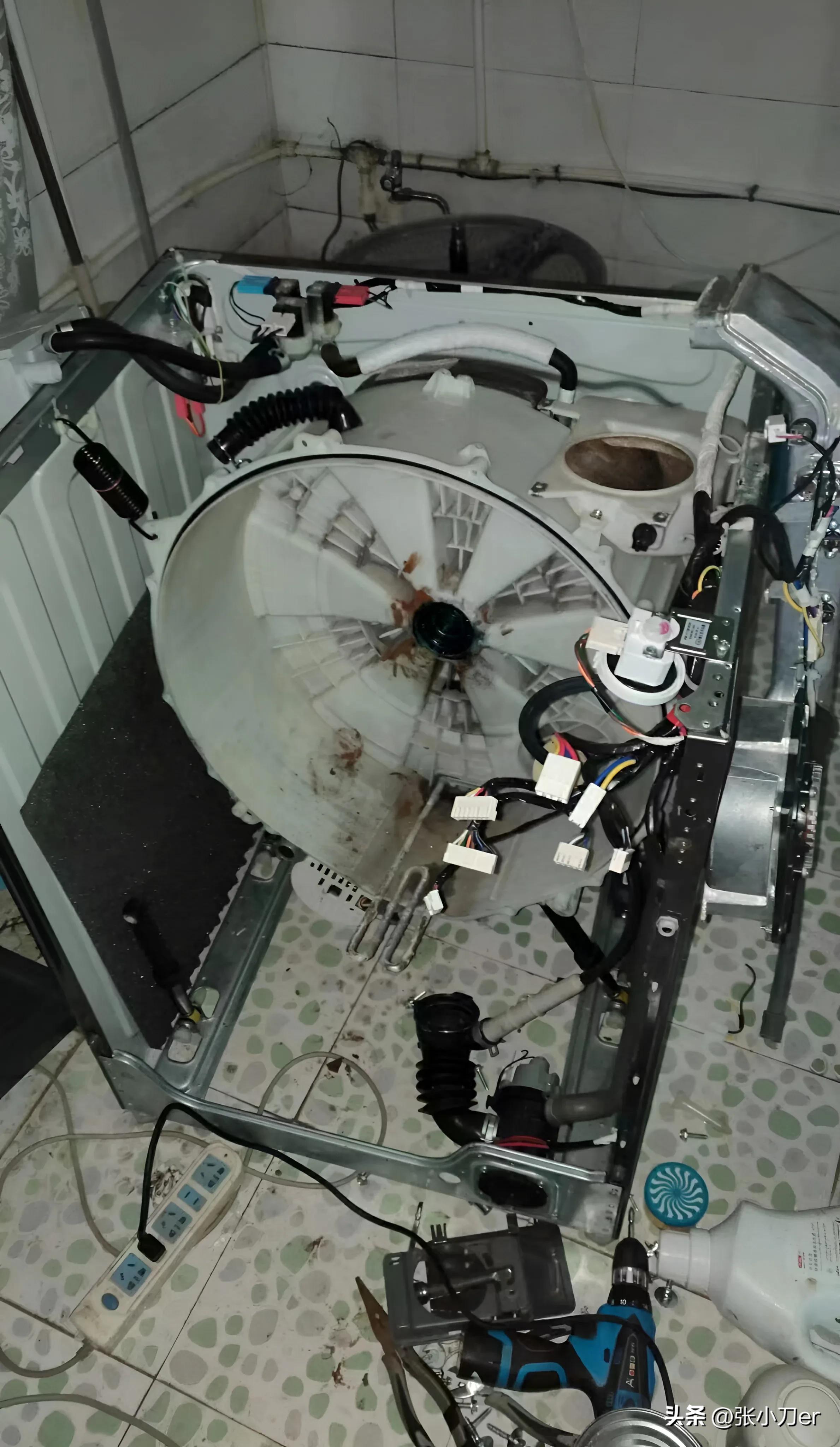 什么办法用洗衣机洗的衣服更干净,洗衣小技巧让衣物更干净