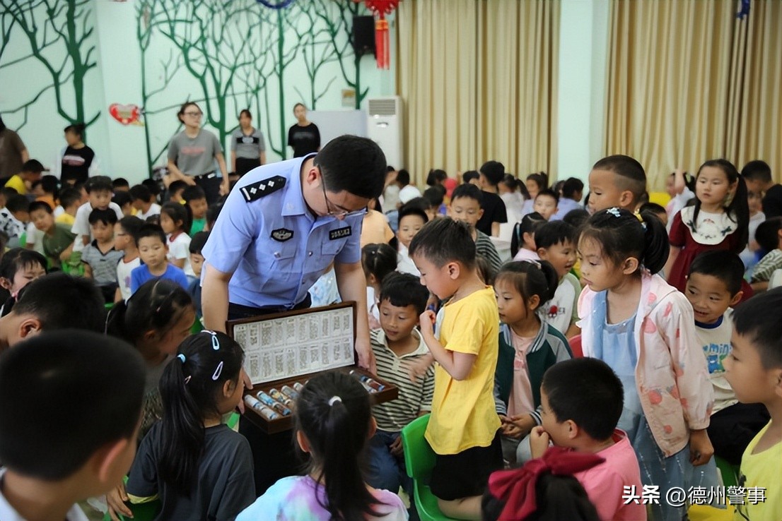 跟着警察去抓酒驾,跟着警察叔叔去出警