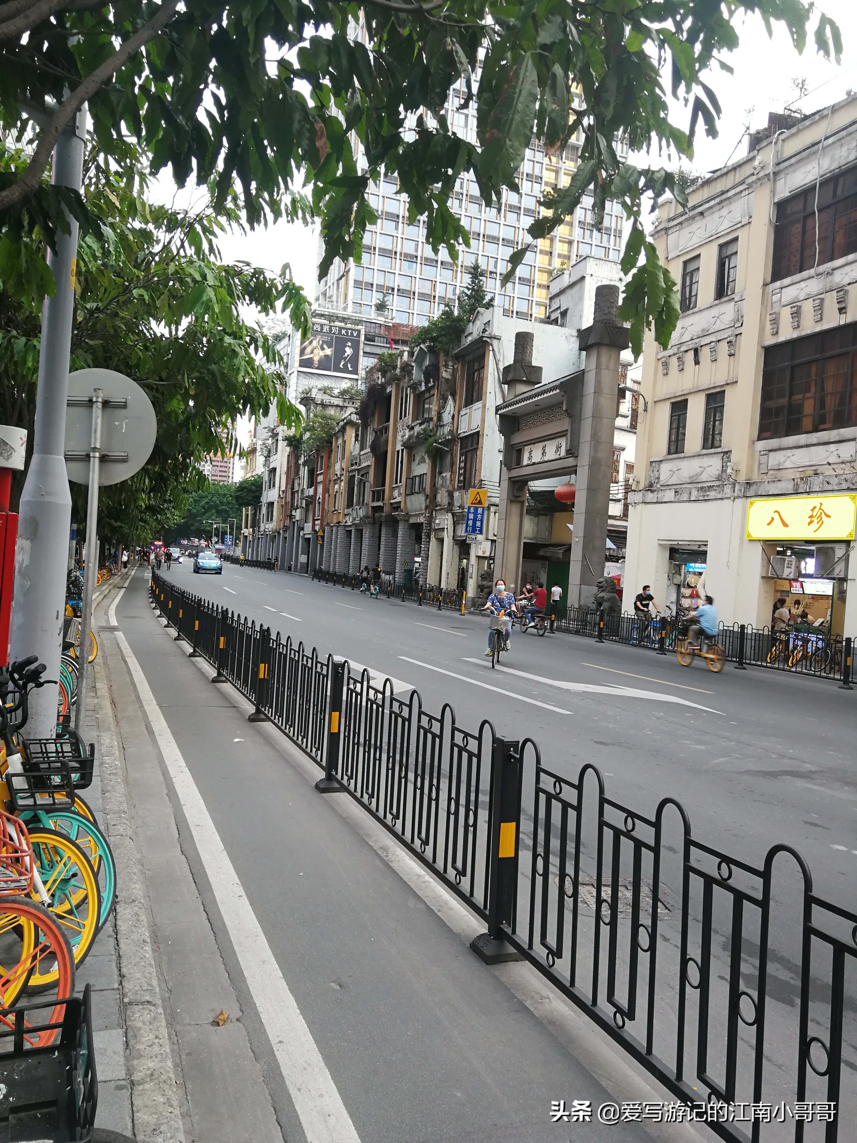 来到临泉步行街,来到成都步行街