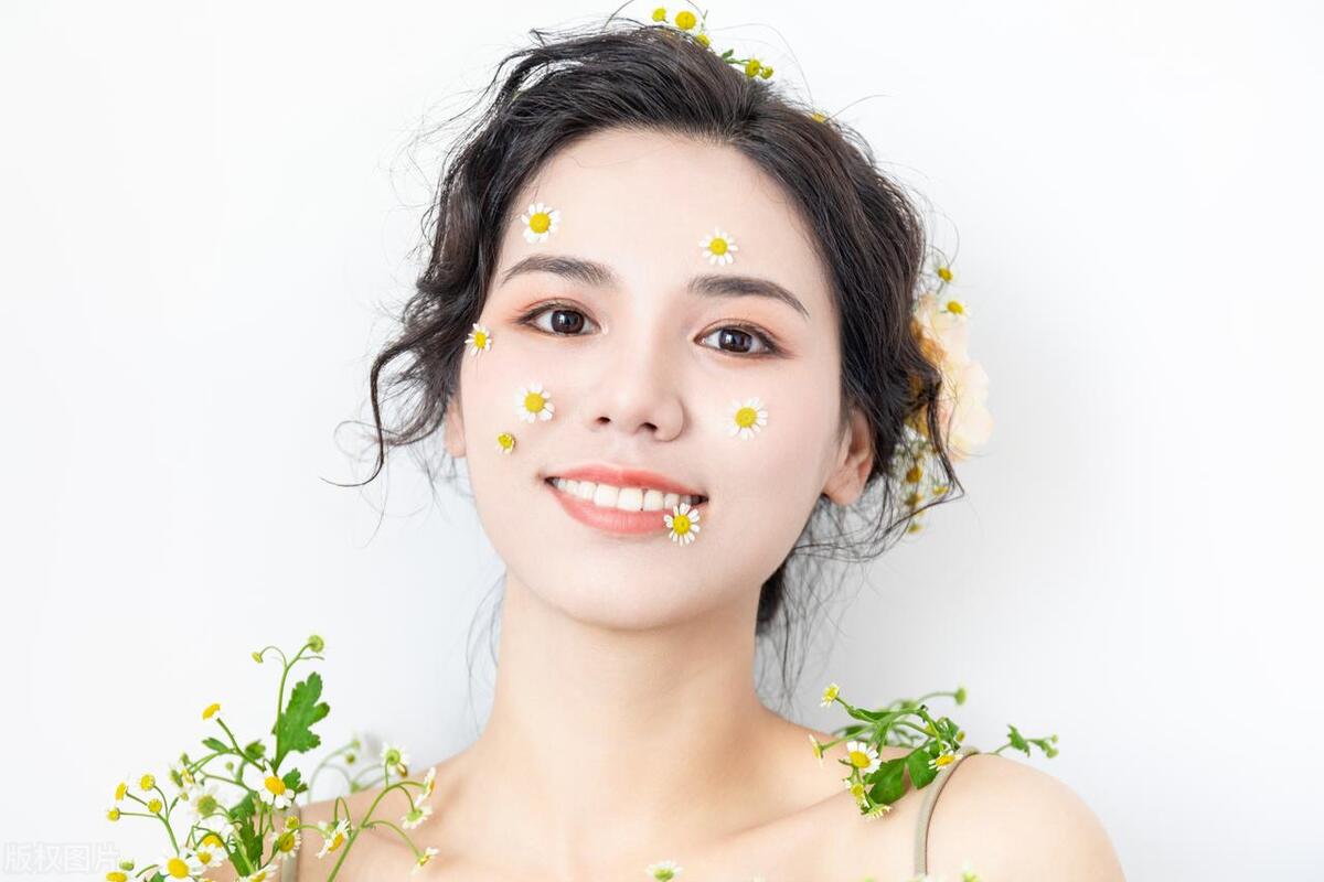 婆婆大寿老公送金手镯,婆婆60大寿戴手镯