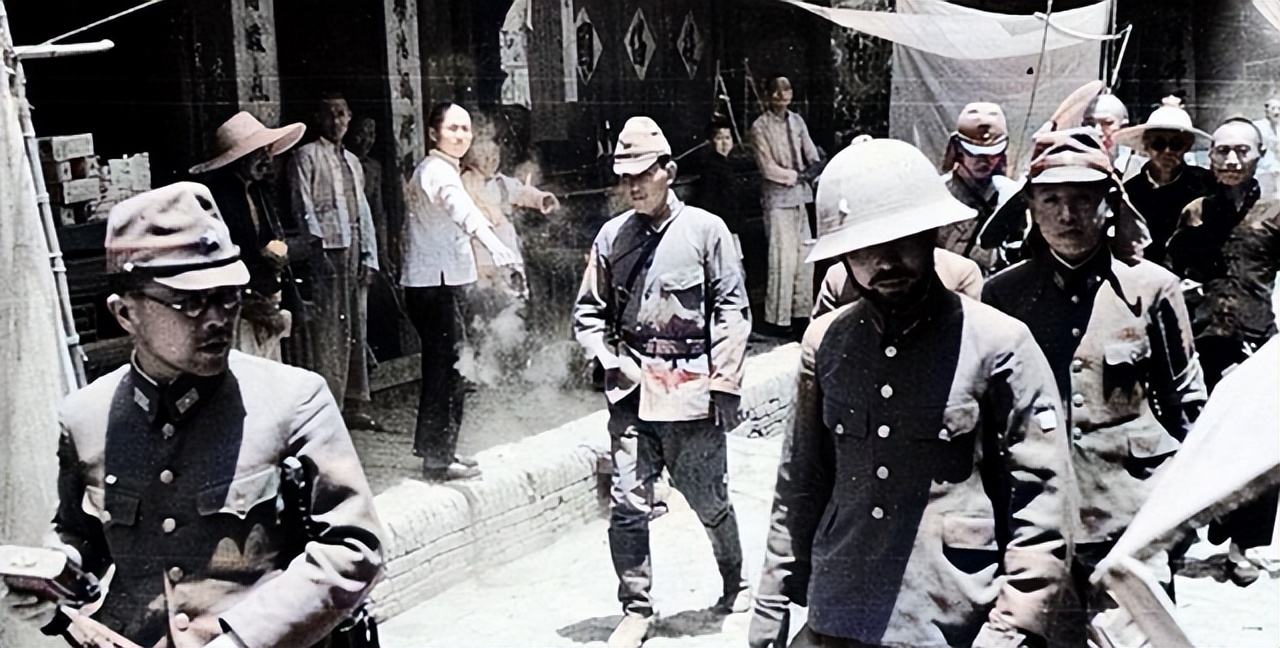 1944年，一支日军伪装成国军闯入湖南山村，5位妇女热情上前劳军