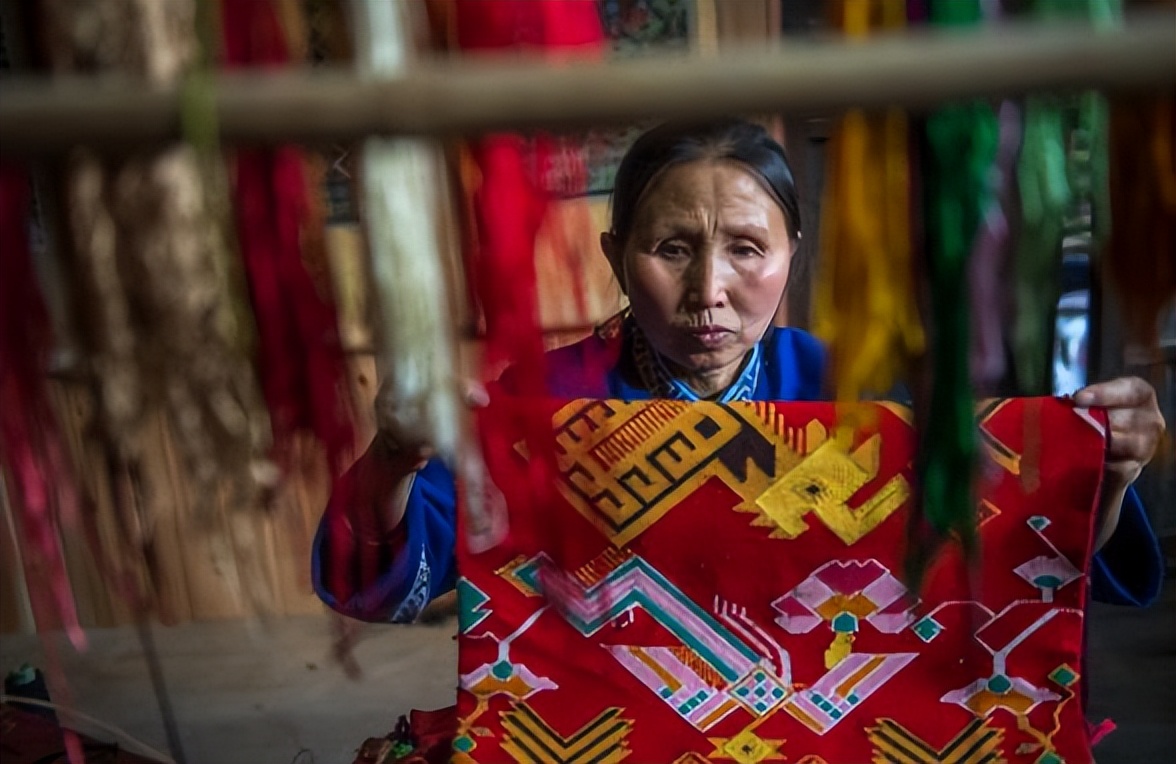 在湖北省，却一点也不“湖北”的恩施，简直是一座“神仙之城”