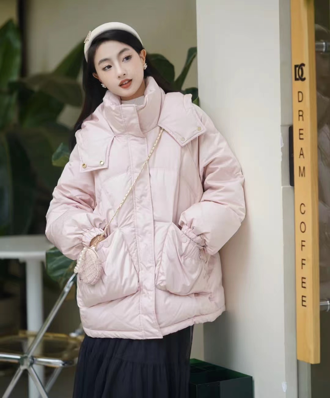 冬季穿什么颜色的羽绒服比较百搭,每个色系都很好看