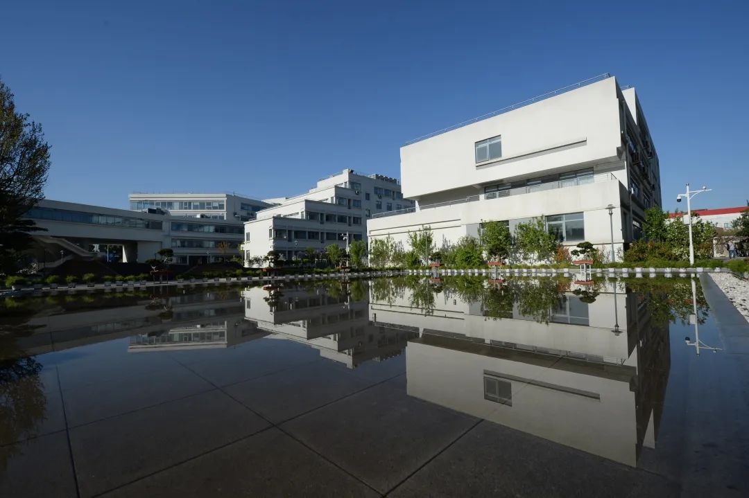 黄庄职业学校,黄庄职业高中是公办的吗