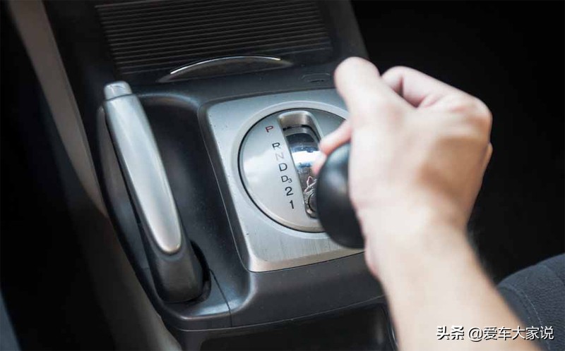 有哪些刹车技巧关键时刻可以保命,这四个省油驾驶技巧千万别上当